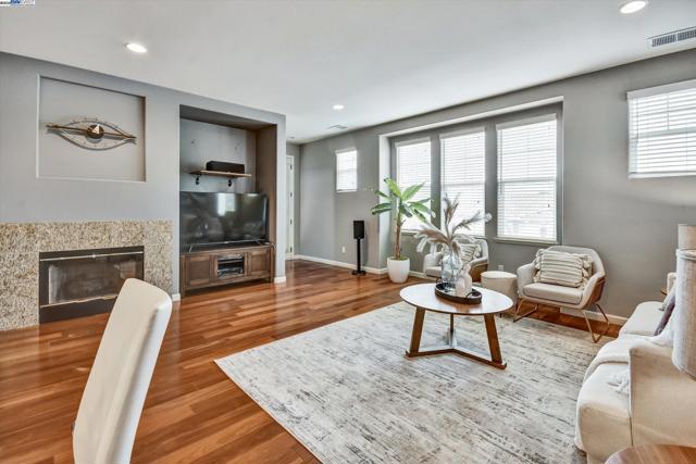 761 Batista Dr, San Jose CA: https://media.crmls.org/mediaz/71f80bed-bda5-40a1-a8f6-30a3a94120fd.jpg