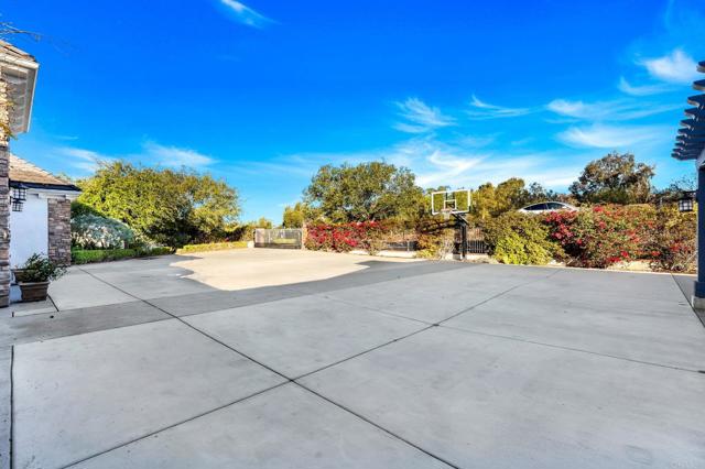3401 Adams Run, Encinitas CA: https://media.crmls.org/mediaz/71f852bc-58ab-4764-8f8a-08144488a430.jpg