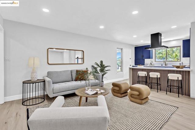 4369 Nelson DR, Richmond CA: https://media.crmls.org/mediaz/71f8fad5-b5c4-491d-9f31-8811da8d6882.jpg