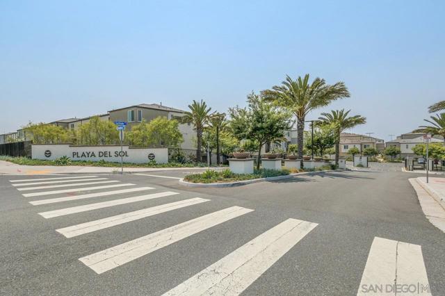 5212 Beachfront Cove, San Diego CA: https://media.crmls.org/mediaz/71f9d01d-73f5-4492-b3e6-b4d8e4f5191d.jpg