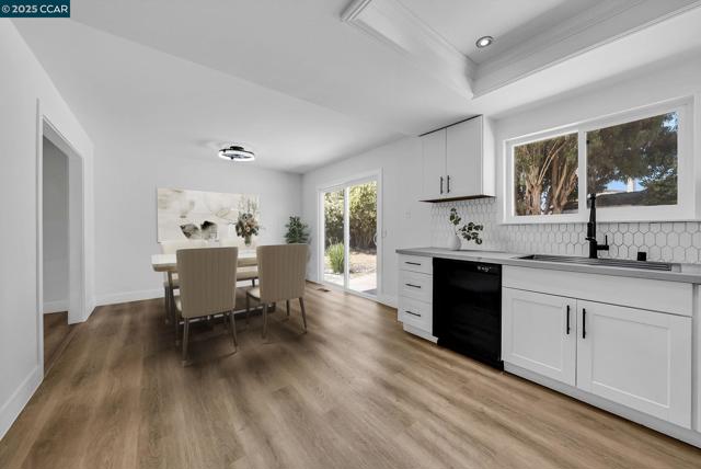 37643 Crocus Ct, Newark CA: https://media.crmls.org/mediaz/71faca67-b035-4fc8-a1fe-d96c930e2703.jpg
