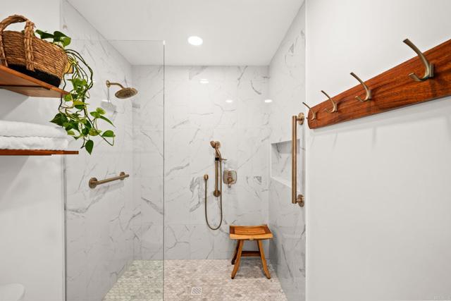 3432 Mount Ariane Drive, San Diego CA: https://media.crmls.org/mediaz/71fae6ef-a4cb-4a92-8d4c-b19e0555148f.jpg