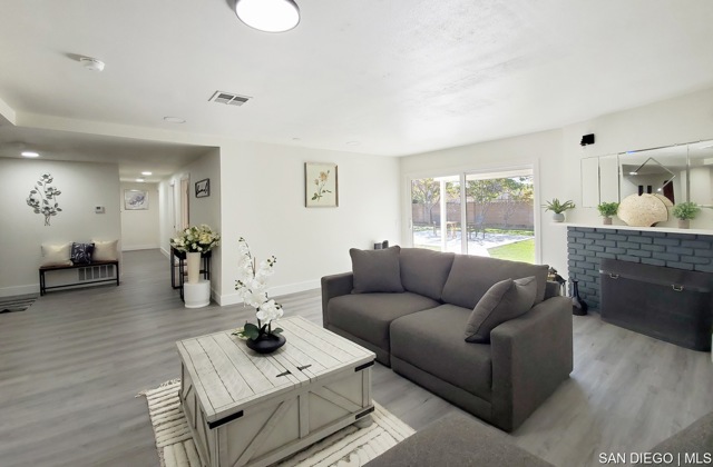 15927 Los Reyes Street, Fountain Valley CA: https://media.crmls.org/mediaz/71fb646b-55a5-4ab1-923e-c2f9ea914852.jpg