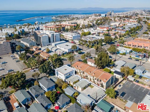 214 BROADWAY, Redondo Beach, California 90277, ,Residential Income,Sold,BROADWAY,22125993
