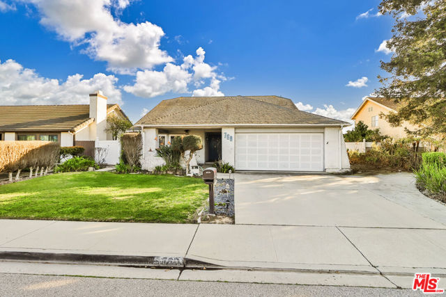 768 Aileen Street, Camarillo CA: https://media.crmls.org/mediaz/71fcef1b-93e4-4775-8272-ea91b9bbc7a5.jpg