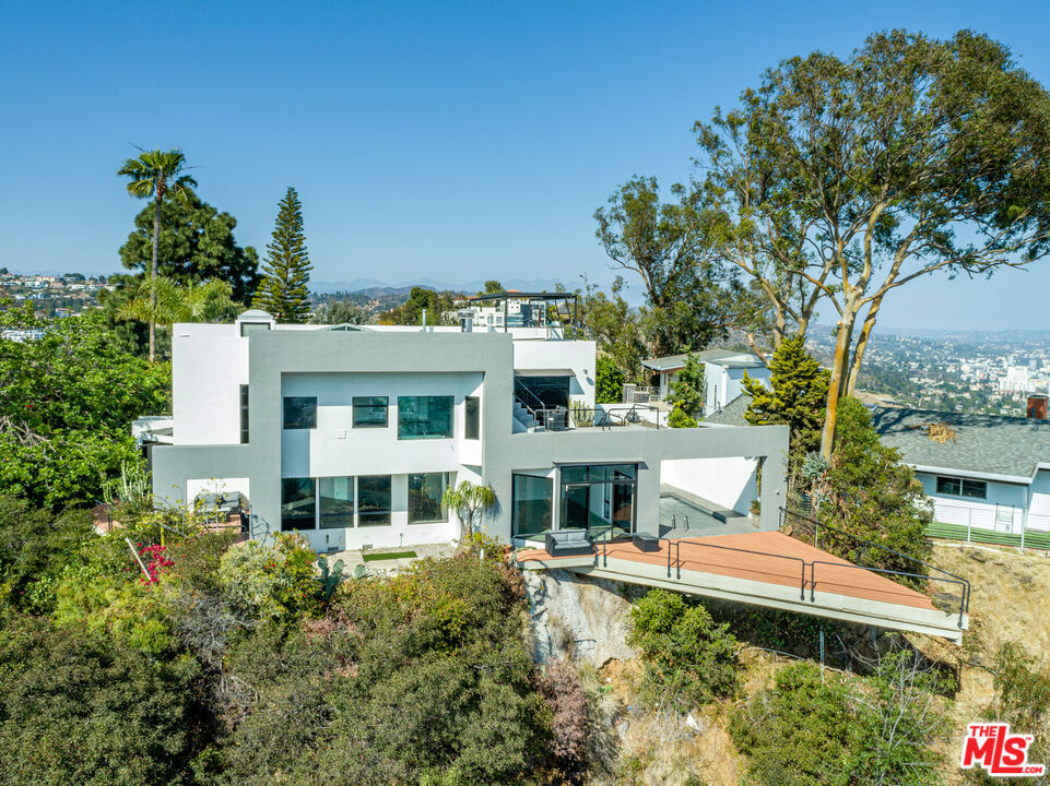 8424 Grand View Drive