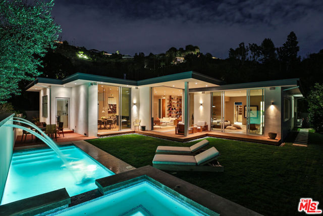 1355 Devlin Drive, Los Angeles CA: https://media.crmls.org/mediaz/71fe2deb-2cfb-4521-a861-4bfb967ac1bd.jpg