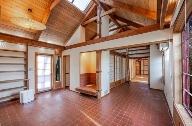 1009 Miramontes Street, Half Moon Bay CA: https://media.crmls.org/mediaz/71fe8429-a987-465d-a344-488e78098cdf.jpg