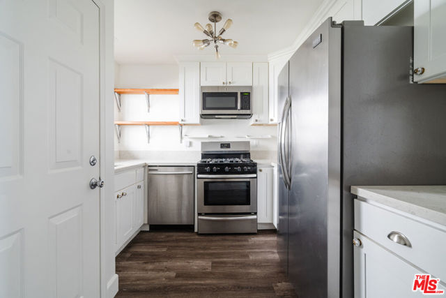 246 N Coronado Street, Los Angeles CA: https://media.crmls.org/mediaz/71fe8acc-4686-4039-85f5-a243efcebb8a.jpg