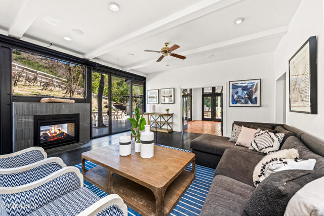 6144 1/4 Chesebro Road, Agoura Hills CA: https://media.crmls.org/mediaz/71feb501-5a2d-41cd-80b7-546c1f3f3642.jpg
