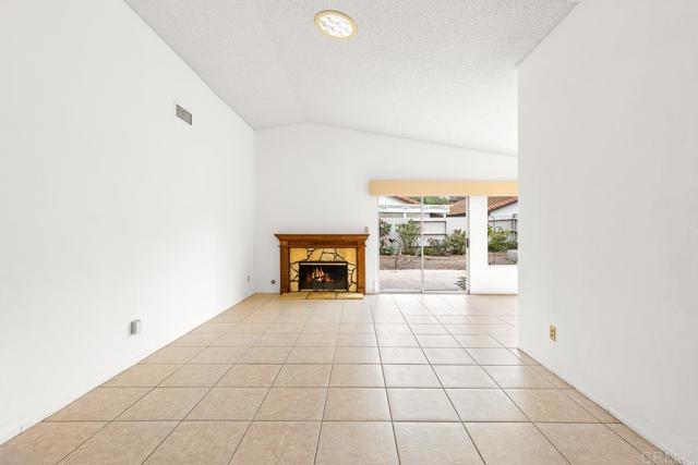 Detail Gallery Image 5 of 26 For 254 Saguaro Place, Oceanside,  CA 92057 - 3 Beds | 2 Baths