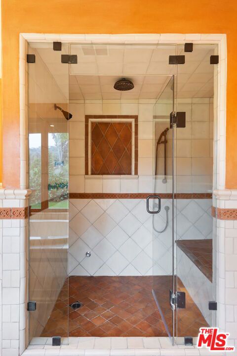 16141 Bayberry Place, Sherman Oaks CA: https://media.crmls.org/mediaz/71ffe0fb-6968-45c4-82b7-f8020c6d7e79.jpg