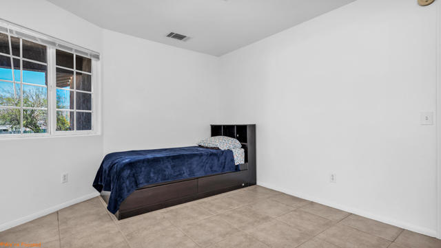 9210 Calle Barranca, Desert Hot Springs CA: https://media.crmls.org/mediaz/72000c29-8d78-4e0e-ad00-0d4601febadd.jpg