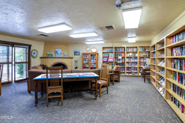 33229 Village 33, Camarillo CA: https://media.crmls.org/mediaz/7200677d-4a6e-49fc-a192-312813c40316.jpg