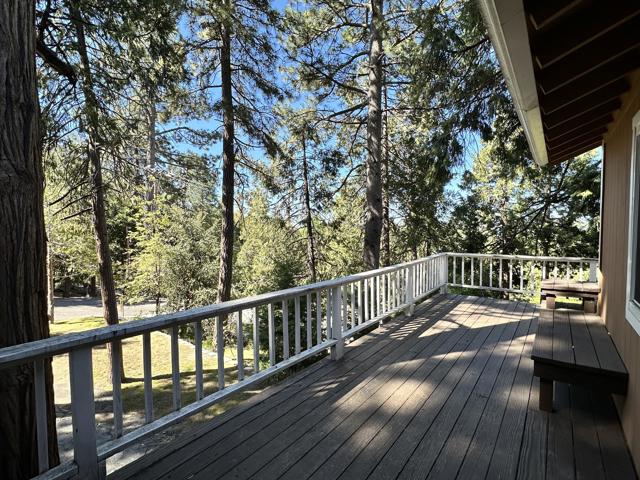 52080 Acorn, Idyllwild CA: https://media.crmls.org/mediaz/72008883-bc45-4574-acb0-700ca744bec3.jpg