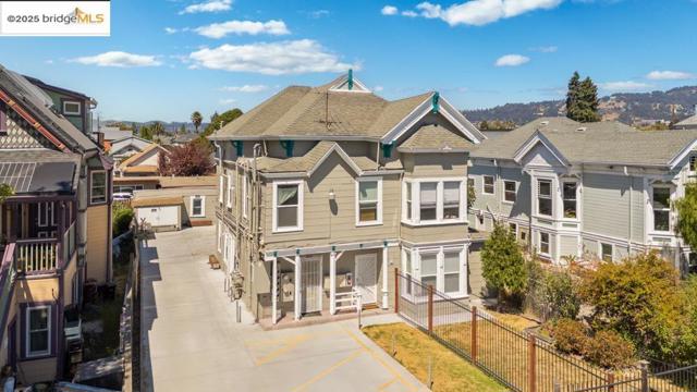 Image 11 of 29 For 1062 60th St