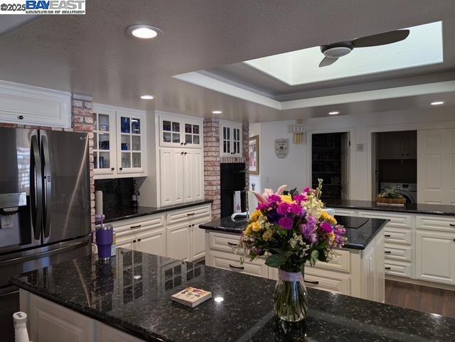 Image 4 of 20 For 3301 Conant Ave