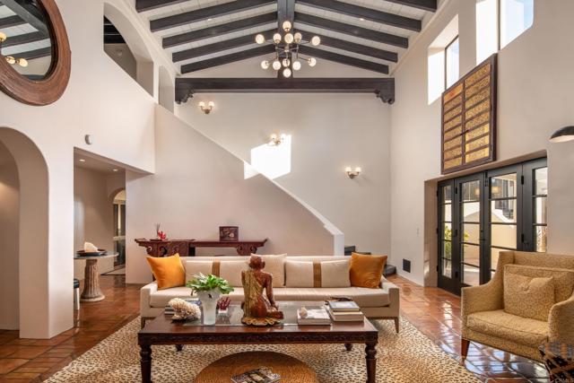 6977 Las Colinas, Rancho Santa Fe CA: https://media.crmls.org/mediaz/7200dd54-8d1c-4a18-9de8-3635a1c360b3.jpg