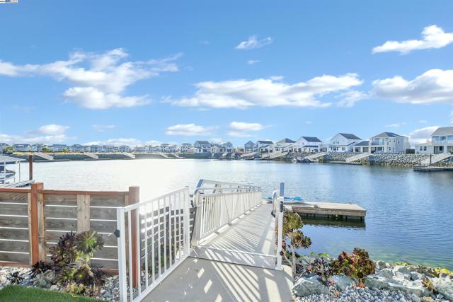 30 Grey Whale Pl, Bethel Island CA: https://media.crmls.org/mediaz/72017a25-f1d6-40c1-982e-be8ed497819f.jpg