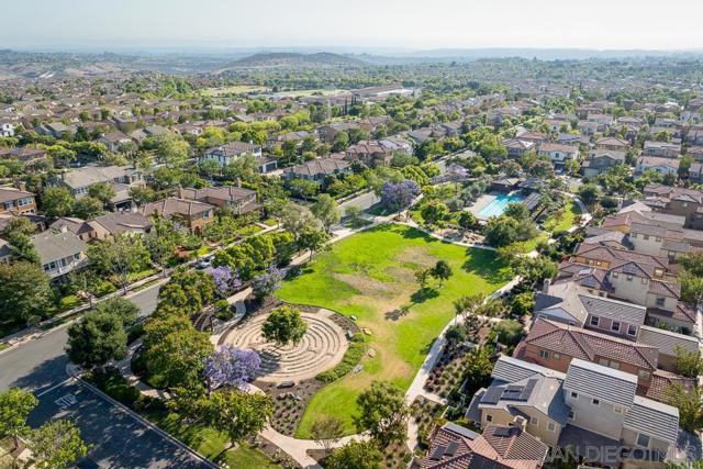 15820 Paseo Del Sur, San Diego CA: https://media.crmls.org/mediaz/72018f7e-8f44-4505-9996-39a93b7d1ecb.jpg