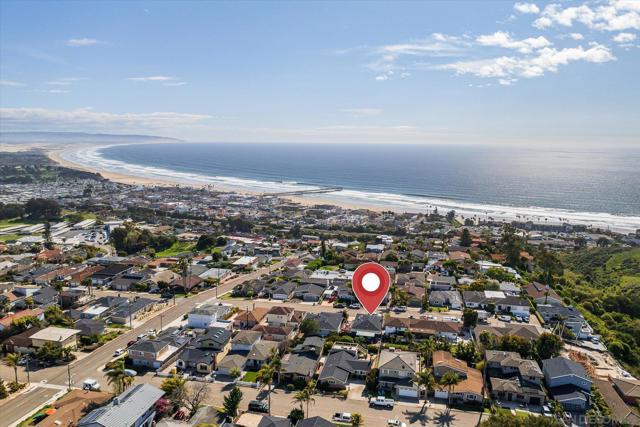 940 Fresno St, Pismo Beach CA: https://media.crmls.org/mediaz/7202dfcf-3dc0-49a7-bb98-ccc992f56cb5.jpg