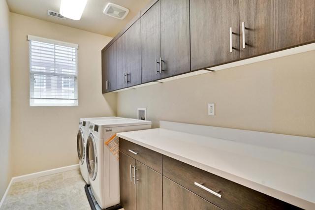 867 Maple Place, East Palo Alto CA: https://media.crmls.org/mediaz/7203429b-34b5-456e-ac40-6fb66193bd1d.jpg