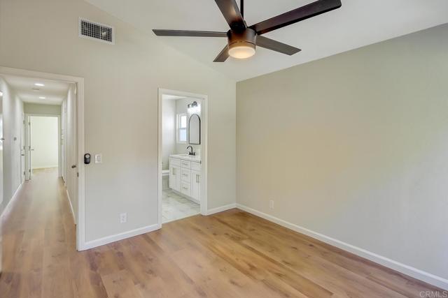 324 Shady Glen Drive, Fallbrook CA: https://media.crmls.org/mediaz/7204302f-b841-48f4-9548-c538dde3854f.jpg