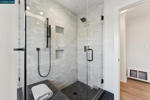 347 Valley View Rd, Pleasant Hill CA: https://media.crmls.org/mediaz/7204315e-378f-4257-9afb-5a3478b68499.jpg