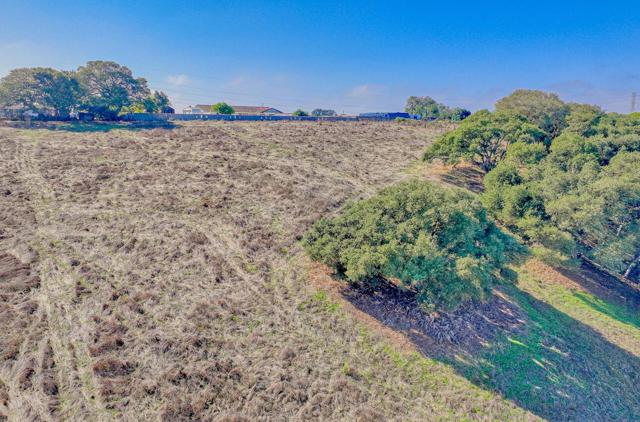 15108 Castroville Boulevard, Castroville CA: https://media.crmls.org/mediaz/720467c1-62c5-4273-afe4-dd325855c073.jpg