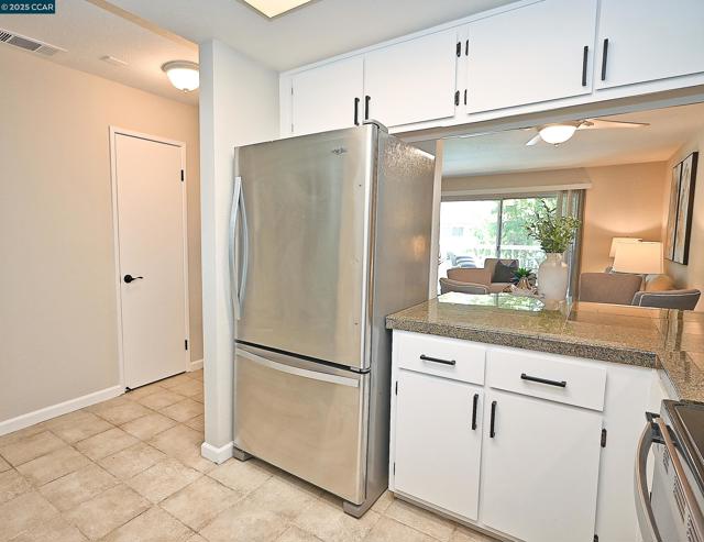 1324 Chateau Cmn, Livermore CA: https://media.crmls.org/mediaz/72046a09-3341-41b5-a779-f34228a931ac.jpg