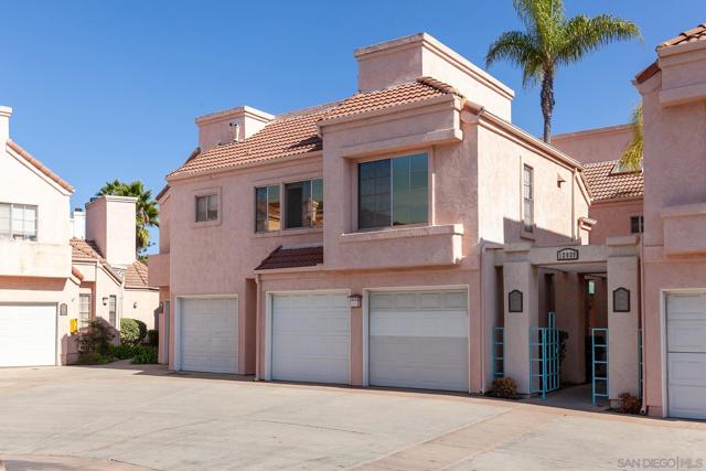 12039 Calle De Leon Drive, El Cajon CA: https://media.crmls.org/mediaz/7204e11a-b66d-4510-96ff-602ea18432b5.jpg