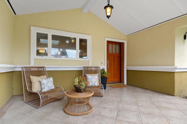 1098 Muir Way, Los Altos CA: https://media.crmls.org/mediaz/720547ea-fdf7-473b-ab06-765531566d79.jpg