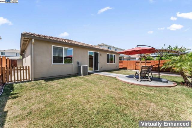 323 Sacramento St, Lathrop CA: https://media.crmls.org/mediaz/720564ab-ad3d-4ec9-8585-32906aee28f4.jpg