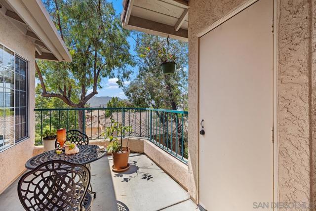 18557 Caminito Pasadero, San Diego CA: https://media.crmls.org/mediaz/72058a33-685a-4141-bb3f-215a80349cb5.jpg