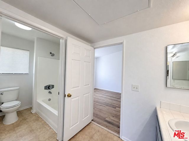 6545 Fulton Avenue, 205 photo 9