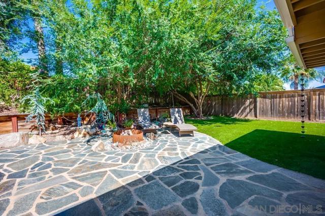 40037 Amberley Cir, Temecula CA: https://media.crmls.org/mediaz/720715a5-6b54-41e1-9b76-61206c3ee267.jpg