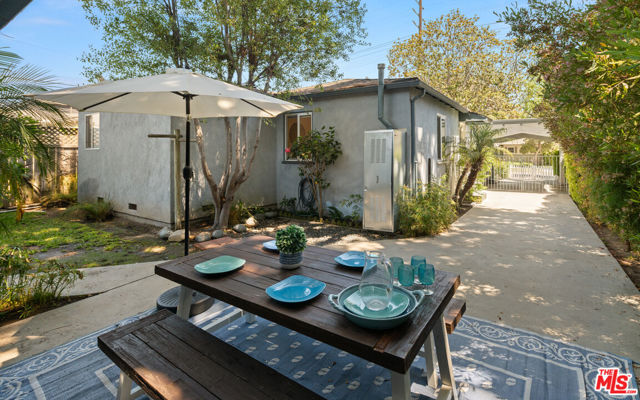 11419 Charnock Road, Los Angeles CA: https://media.crmls.org/mediaz/72073dd8-b60d-4737-9298-f03de6174629.jpg