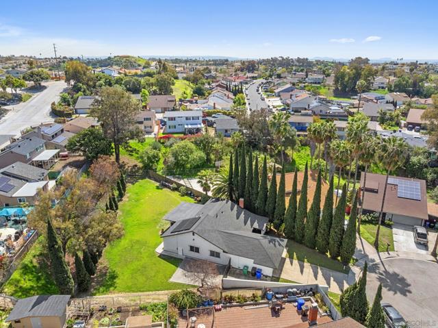6065 Nancita Ct, San Diego CA: https://media.crmls.org/mediaz/720766b0-13b0-411d-9aed-9ddb32fb1472.jpg