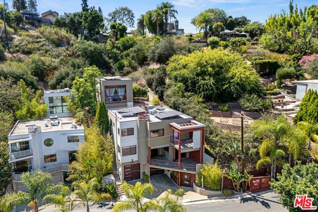 2222 Bancroft Avenue, Los Angeles CA: https://media.crmls.org/mediaz/72076f77-6315-472a-8680-470c870eccd6.jpg