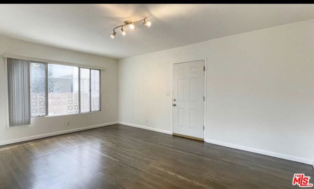524 E Hazel Street, Inglewood CA: https://media.crmls.org/mediaz/72082dbe-a85c-4c58-9e68-401d8e6a6a6c.jpg