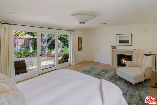 13214 Riviera Ranch Road, Los Angeles CA: https://media.crmls.org/mediaz/72088552-e3bb-4f44-a1d3-4e3f2093a631.jpg