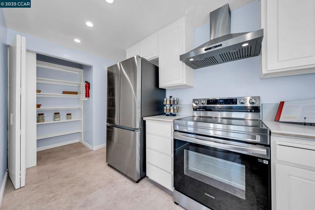 1310 Lewis Ln, Pinole CA: https://media.crmls.org/mediaz/720b1958-e39f-4a78-b730-88c93583e8f3.jpg