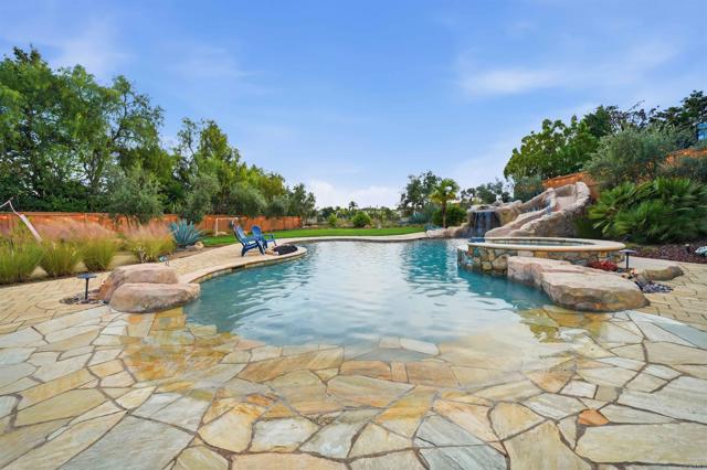 2914 Morning Creek Road, Chula Vista CA: https://media.crmls.org/mediaz/720b4550-c12a-466f-b8b6-f2f6cb695e7e.jpg