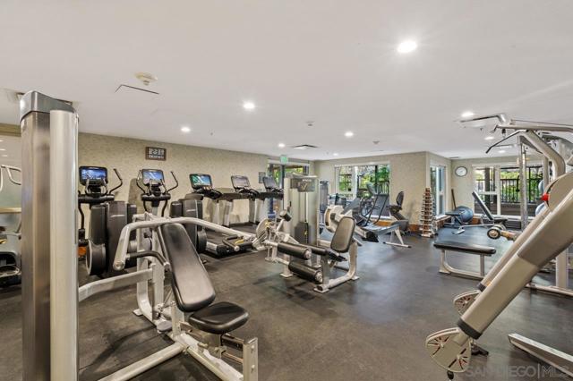 1205 Pacific Hwy, San Diego CA: https://media.crmls.org/mediaz/720b7bbc-f9ba-4dec-9b8b-c5e55359add8.jpg