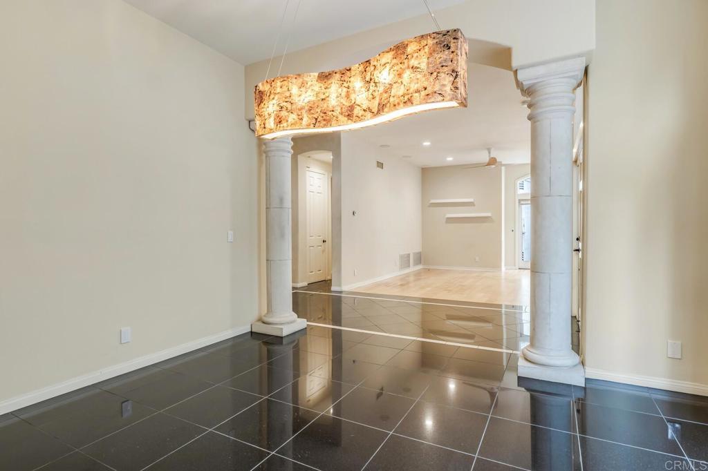 5370 Renaissance Avenue - photo 8
