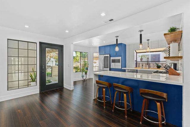 Detail Gallery Image 15 of 48 For 1922 Spyglass Cir, Vista,  CA 92081 - 4 Beds | 2/1 Baths