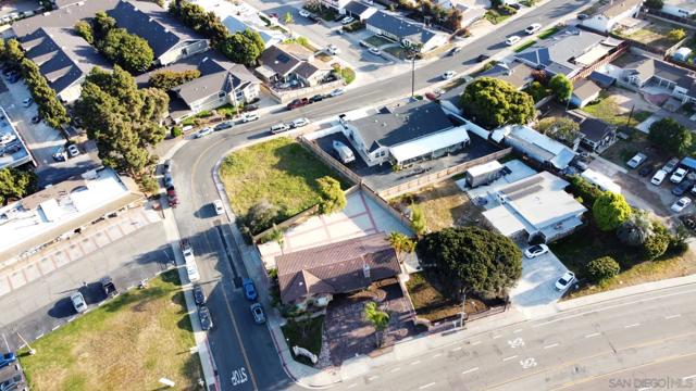 68 E Bonita Rd, Chula Vista CA: https://media.crmls.org/mediaz/720ca7d4-16b7-4dc6-9c48-8054e6a917b5.jpg