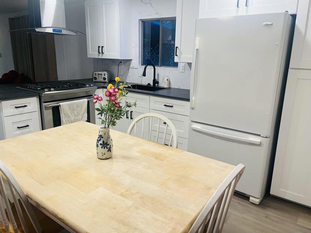 450 E Bradley, El Cajon CA: https://media.crmls.org/mediaz/720cbf91-bad1-401b-b218-7ab3e0d42d7a.jpg