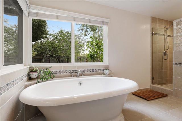 334 Park Way, Santa Cruz CA: https://media.crmls.org/mediaz/720d9312-a677-4772-9c59-a598e26c3433.jpg