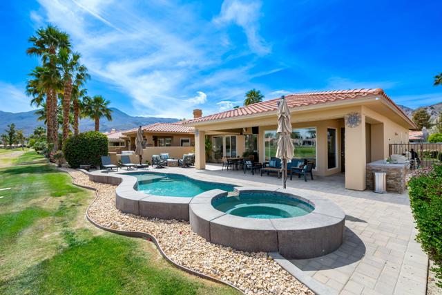 80305 Cedar, La Quinta CA: https://media.crmls.org/mediaz/720e34b1-e50a-4d8c-be76-bf544666acb1.jpg